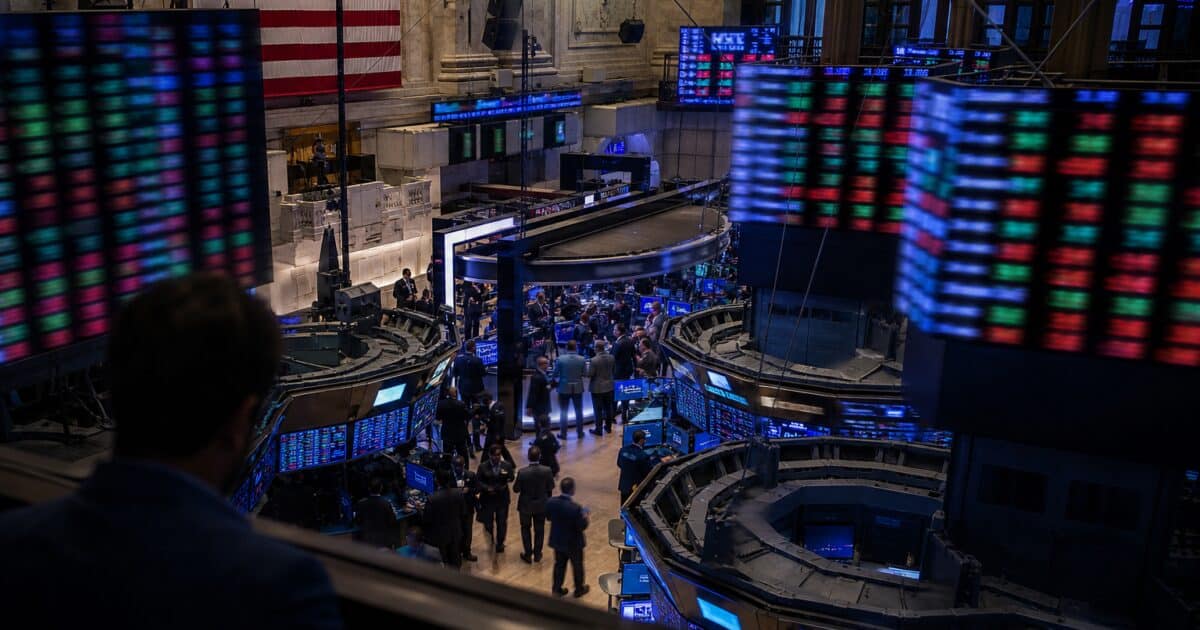 تحطيم رمز HYPE حاجز 65 دولارًا بفضل تدفقات صناديق ETF القياسية وارتفاع العقود الآجلة