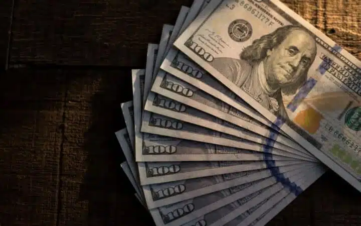 العملات المستقرة تدفع مدفوعات بطاقات التشفير إلى 7.8 مليار دولار في مايو