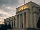 وزارة الخزانة الأمريكية تدعم العملات المستقرة بينما تتعثر خطط الدولار الرقمي للاحتياطي الفيدرالي