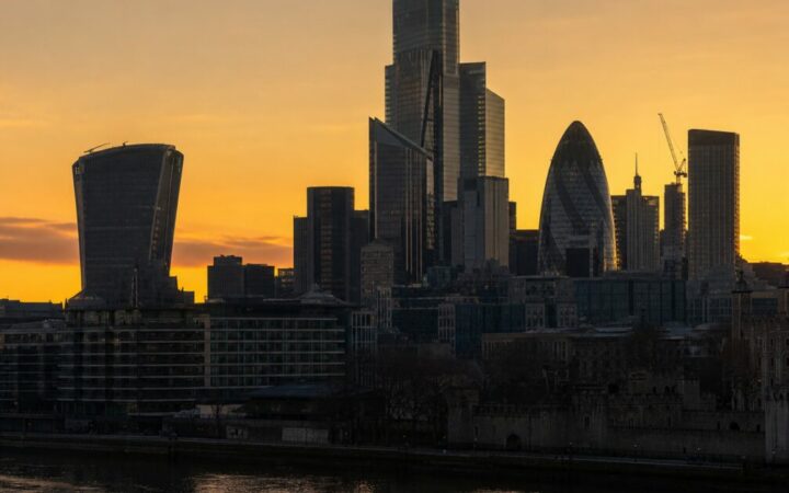 العقوبات البريطانية تستهدف منصة HTX بسبب مزاعم ارتباطها بروسيا