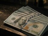 العملات الآسيوية ترتفع مع تراجع الطلب على الدولار بفضل آمال السلام في الشرق الأوسط