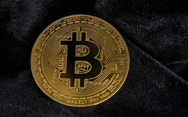 بيتكوين تواجه انتظارًا طويلًا لمدة 10 سنوات لدخول قائمة أكبر 5 أصول عالميًا من حيث القيمة السوقية