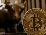 بيتكوين تقترب من 60,000 دولار بينما يترقب المتداولون