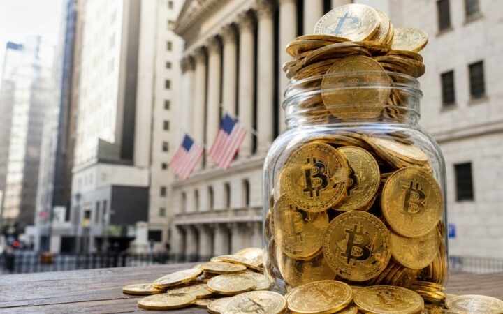 الحيتان تعود لشراء بيتكوين لكن إشارات بريميوم رئيسية غائبة