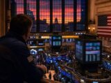 طلب الشركات على بيتكوين يتراجع مع تزايد تدفقات صناديق ETF الخارجة