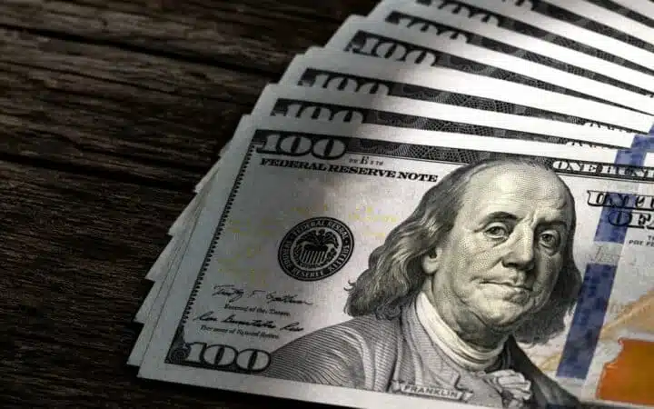 ارتفاع الدولار مع تصاعد التوتر بين الولايات المتحدة وإيران يهز الأسواق العالمية