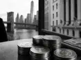 الأسواق الناشئة تعتمد على العملات المستقرة بينما الولايات المتحدة وأوروبا تمتلكان السيطرة