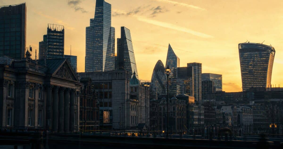 إنسو تفتح أكثر من 500 أصل مرمز للمستثمرين الأوروبيين في الأسهم