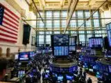 سحب 2.1 مليار دولار من صناديق بيتكوين المتداولة منذ يونيو يثير القلق
