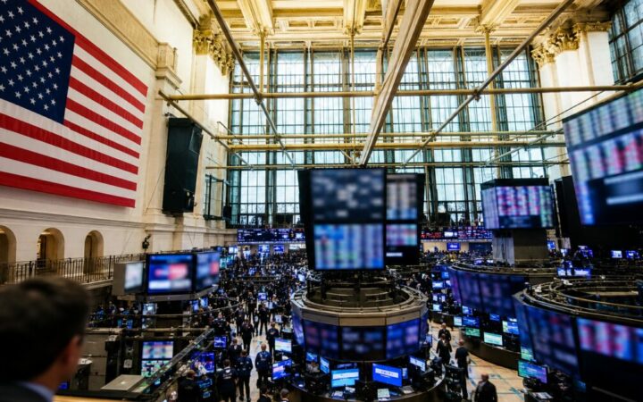 سحب 2.1 مليار دولار من صناديق بيتكوين المتداولة منذ يونيو يثير القلق