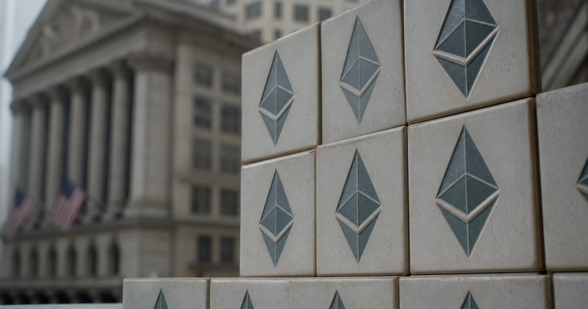 المتداولون في إيثريوم يترقبون مستويات ,900 و,600 مع تزايد الضغط