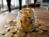 المستشارون الماليون يفضلون العملات المستقرة والترميز على بيتكوين