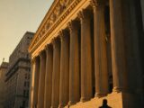نقاش حول ضمانات XRP من Ripple يواجه 32.74 مليار رمز ضد رؤية المال الصعب