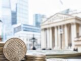 اللوردات البريطانيون يرفضون بشدة سقف العملات المستقرة لبنك إنجلترا بقيمة 20,000 جنيه إسترليني