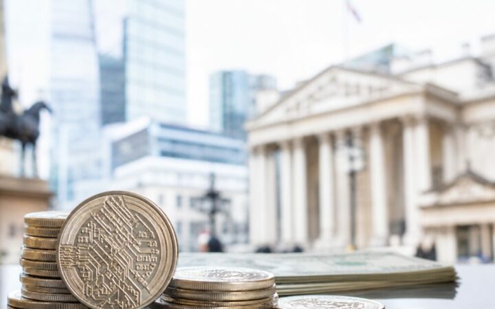 اللوردات البريطانيون يرفضون بشدة سقف العملات المستقرة لبنك إنجلترا بقيمة 20,000 جنيه إسترليني