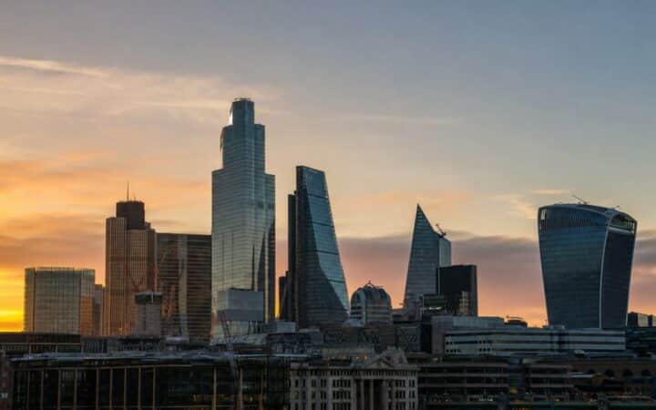 هيئة السلوك المالي البريطانية تقترح تحديد استثمار صناديق الاستثمار في العملات الرقمية بنسبة 10%