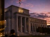 عائدات سندات الخزانة الأمريكية لعشر سنوات تصل إلى 2.07% مع ترقب المتداولين لمحضر الفيدرالي