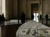 الاقتصاديون في AMRO يحذرون من أن حلقة العملات المستقرة المدعومة بالذكاء الاصطناعي قد تقيد 13 دولة بالاعتماد