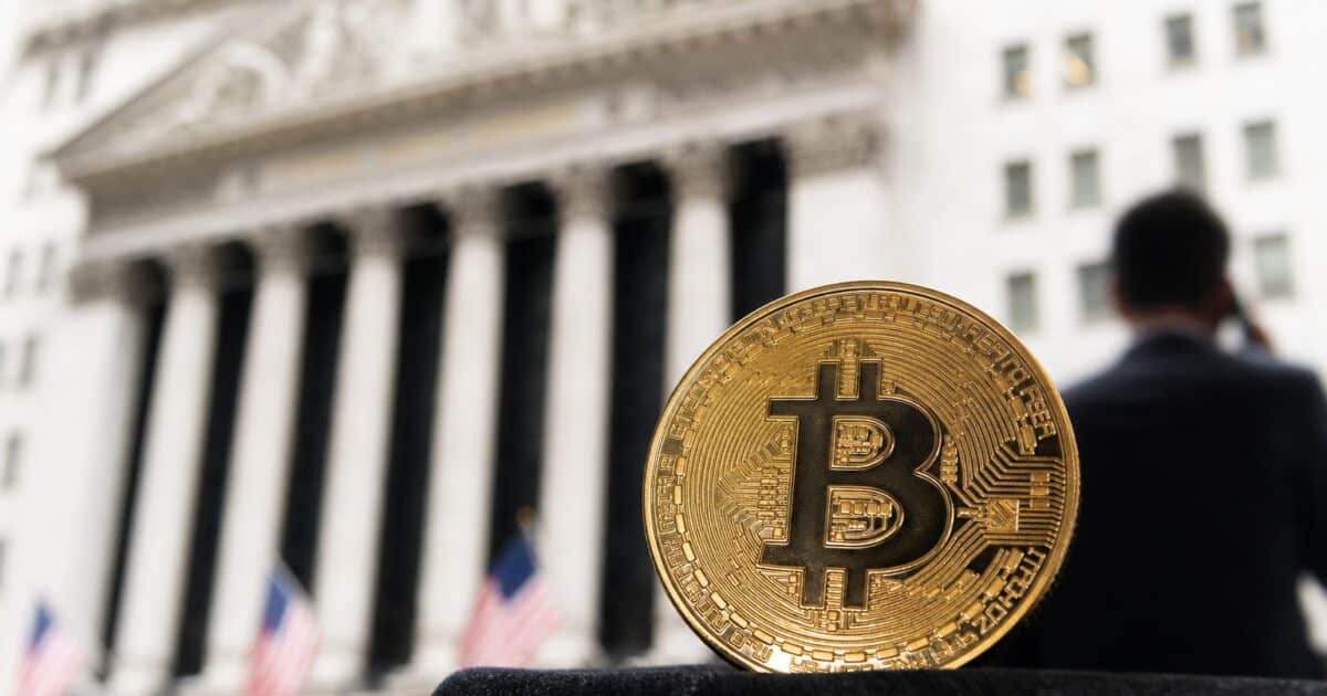 بيتكوين يواجه مقاومة عند مستوى 65,000 دولار مع تراجع المؤسسات عن الأصول الخطرة