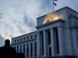 انخفاض بيتكوين بنسبة 3% مع تزامن بيانات التضخم وشهادة الاحتياطي الفيدرالي وحصار هرمز