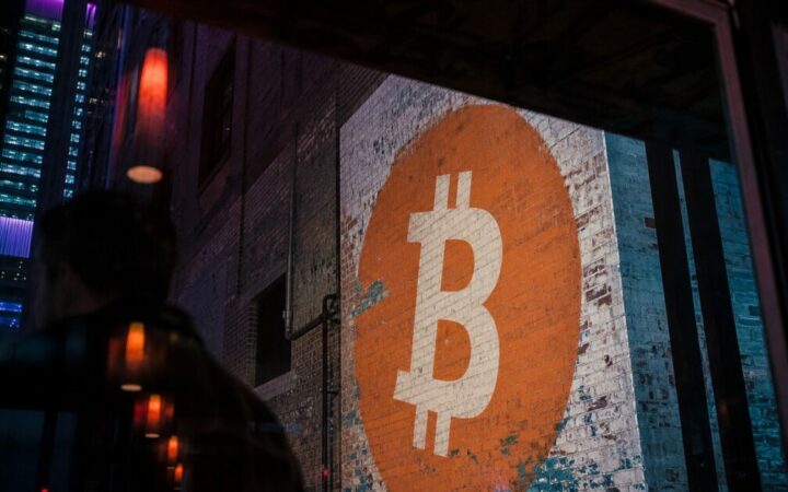 هبوط بيتكوين إلى أقل من ,500 مع تصاعد التوترات بين الولايات المتحدة وإيران