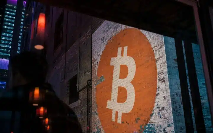 هبوط بيتكوين إلى أقل من ,500 مع تصاعد التوترات بين الولايات المتحدة وإيران