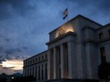 اقتراب بيتكوين من ,000 مع تحذير رئيس الاحتياطي الفيدرالي من تأثير الذكاء الاصطناعي الاقتصادي