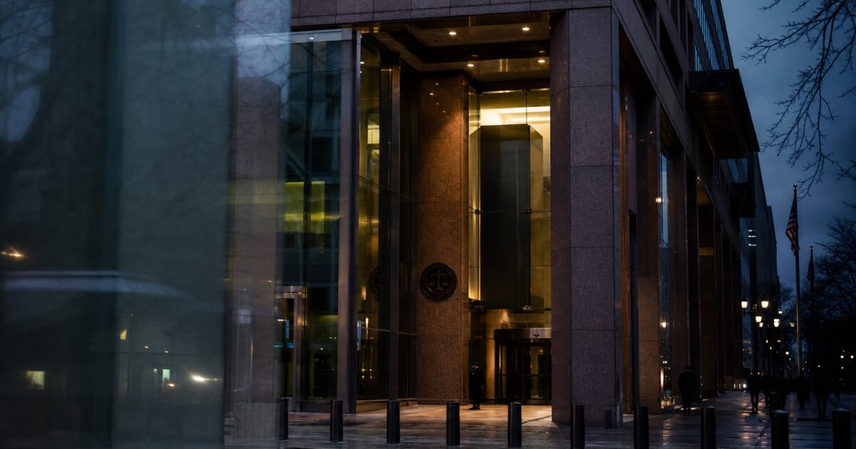 قواعد تخفيض عقوبات CFTC تضع برامج امتثال العملات الرقمية تحت الضغط