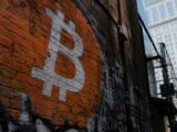 تحليل CryptoQuant يكشف عن تراكم الحيتان وإشارات أرباح في ظل تذبذب بيتكوين