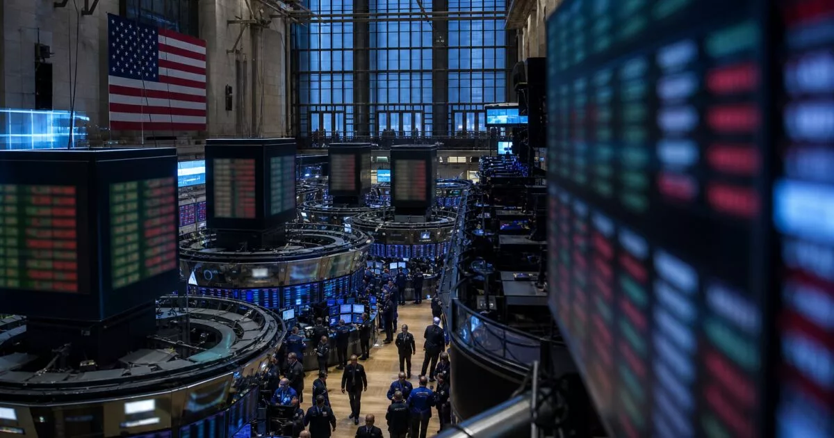انخفاض إيثريوم نحو ,500 مع تدفقات خارجة بقيمة 5 مليون من صناديق ETF