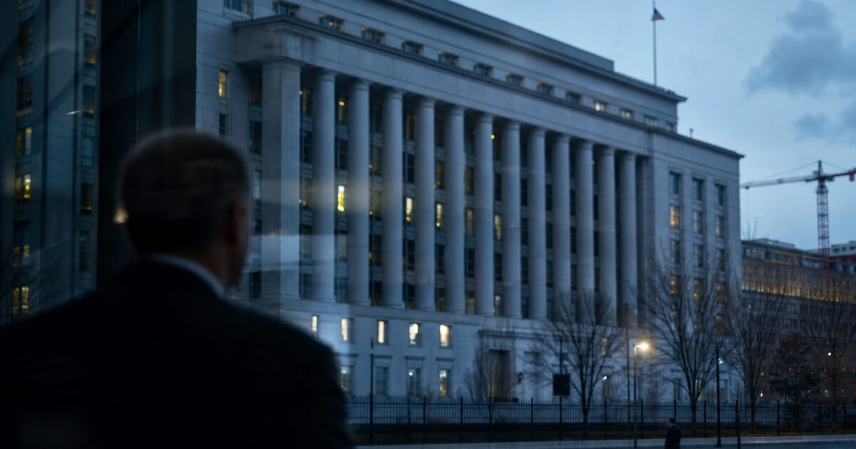 استحواذ Fanatics على كيانين مسجلين لدى CFTC مع وصول أسواق التنبؤ إلى 48 مليار دولار