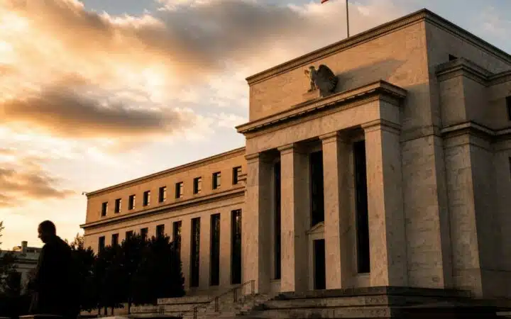 الاحتياطي الفيدرالي ودفعة 900 مليون دولار من FTX تثير قلق سوق العملات الرقمية