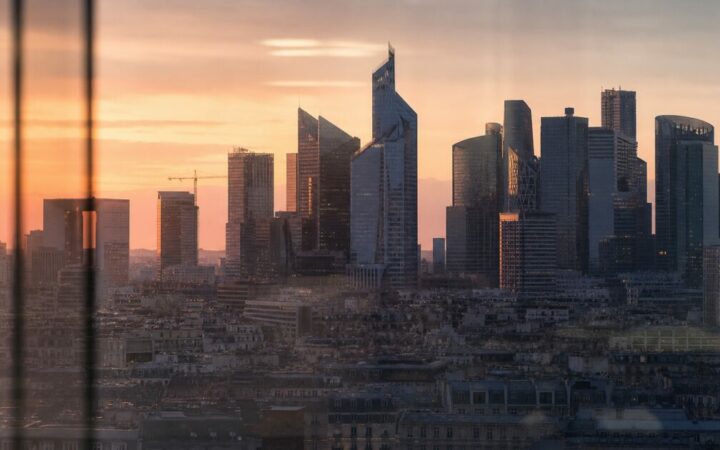 الشرطة الفرنسية تقبض على مشتبهين في عملية احتيال عملات رقمية بقيمة 1.8 مليون دولار في سانت تروبيز