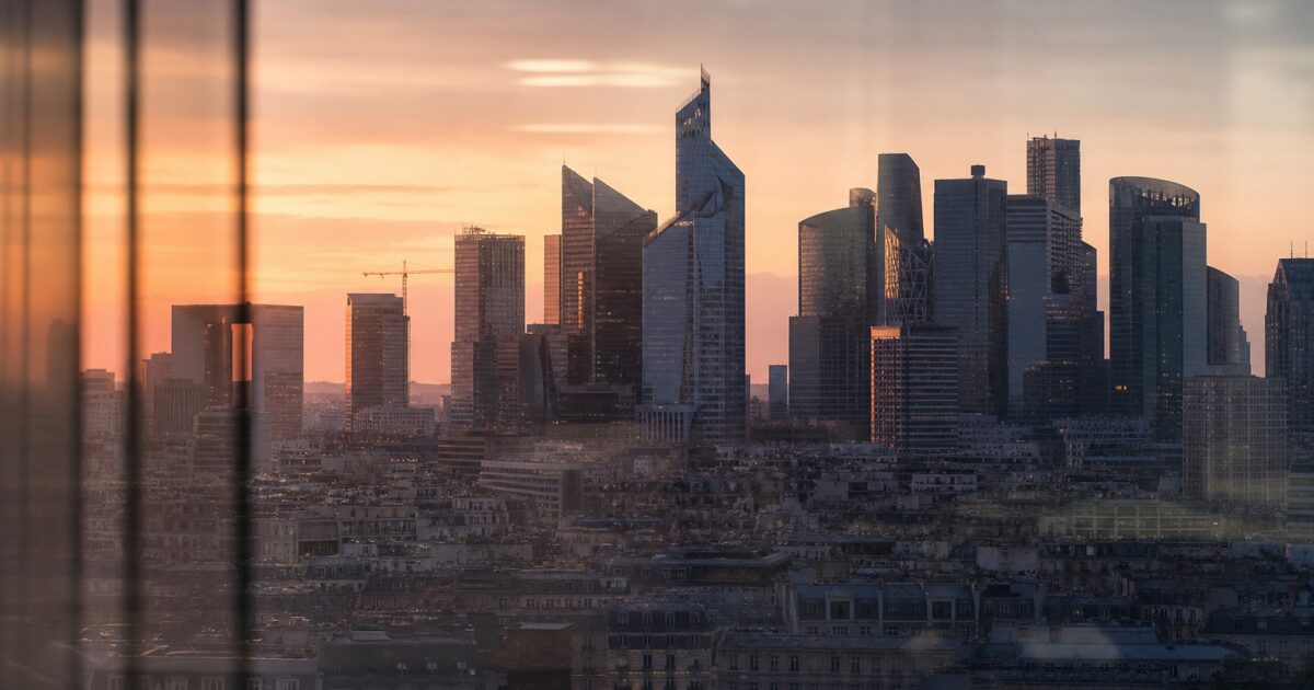 الشرطة الفرنسية تقبض على مشتبهين في عملية احتيال عملات رقمية بقيمة 1.8 مليون دولار في سانت تروبيز