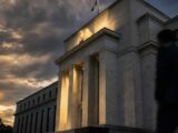 تدفقات صناديق الذهب المتداولة في البورصة تخسر 8.9 مليار دولار في يونيو بسبب ضغوط الفيدرالي وقوة الدولار