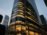 تقديم غراي سكيل لأول طلب لصندوق متداول في البورصة (ETF) لعملة وورلد كوين في الولايات المتحدة وسط احتدام سباق