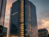 الرئيس التنفيذي لشركة MicroStrategy فونغ لي يشتري 11,000 سهم من STRC قرب 90 دولار مع تراجع بيتكوين