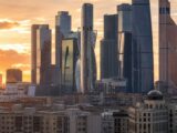 روسيا تبيع 43.5 طنًا من الذهب في ستة أشهر، والأسواق في حيرة