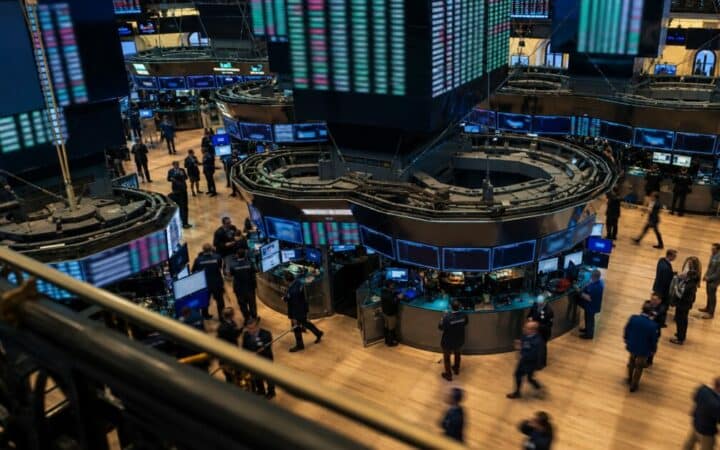 أسهم سبيس إكس تهبط دون سعر الاكتتاب العام وسط مخاوف المستثمرين