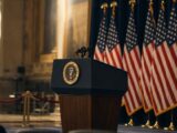 عائدات الميم كوينز تتفوق على جميع نوادي الغولف التي يمتلكها ترامب في 2025