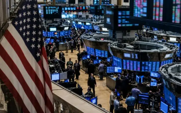 تدفقات صناديق XRP المتداولة تصل إلى 1.5 مليار دولار لكنها تتوقف لثلاثة أيام متتالية