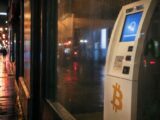سرقة 15 مهاجماً لأكثر من 130 مليون دولار من بيتكوين من 7,300 محفظة Coldcard