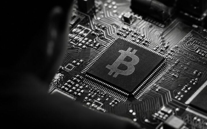 الرهان على بيتكوين: شركة أمريكية تتحدى الخسائر بـ57 مليون دولار وارتفاع سهمها 5%