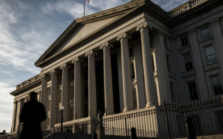 تدفقات صناديق بيتكوين المتداولة في البورصة ترتفع إلى 517 مليون دولار، والسعر يصل إلى 72 ألف دولار بعد تحركات
