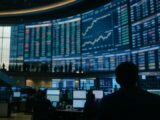 إطلاق مشتقات مرمزة من Crypto.com تغطي 1,500 سهم أمريكي وصندوق متداول