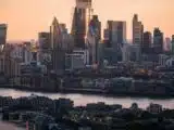 أحجام تداول العملات الرقمية تتضاعف في خمسة أيام، لكن أغسطس لا يزال متأخرًا عن يوليو بـ670 مليار دولار
