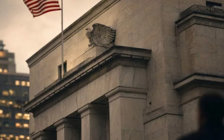 الارتفاعات في العملات الرقمية تعكس تأثير الفيدرالي وسط ترقب الإشارات الاقتصادية