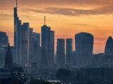 ارتفاع اليورو لأعلى مستوى في 3 أشهر عند 1.132 دولار بينما الين يواجه صعوبات قرب 160