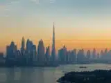 الهيئة التنظيمية البريطانية تعين ممثلين ماليين في مومباي وأبوظبي ضمن توسع عالمي
