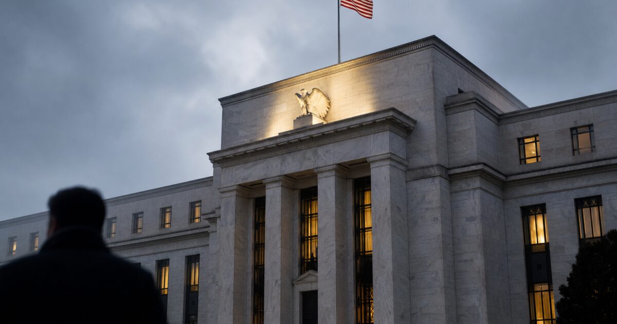 مقترح رئيس الفيدرالي وارش بتقليل الاجتماعات يدفع بيتكوين إلى 68,245 دولاراً